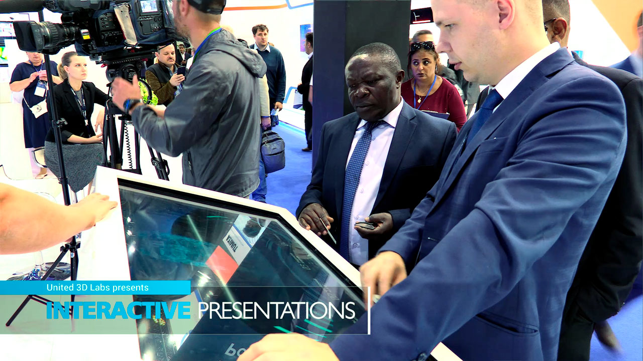 Interactive presentation at the exhibition booth.