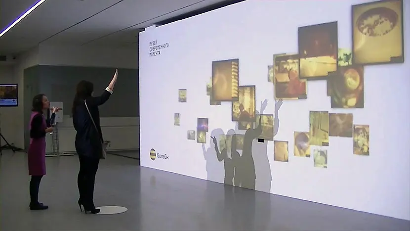 Viewes can easily manage the installation by simple gestures.