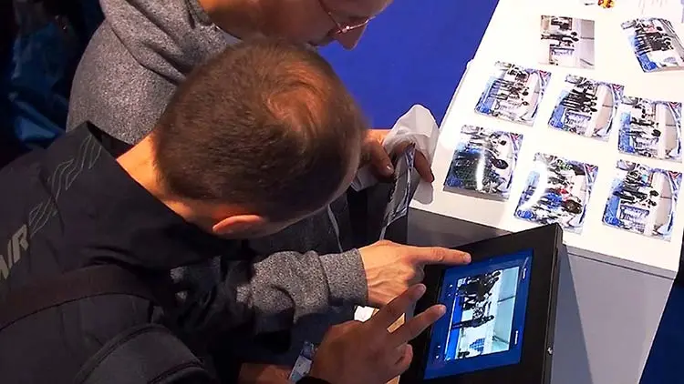 Choosing the best shot to print that you can also sent to your email or post on social networks.