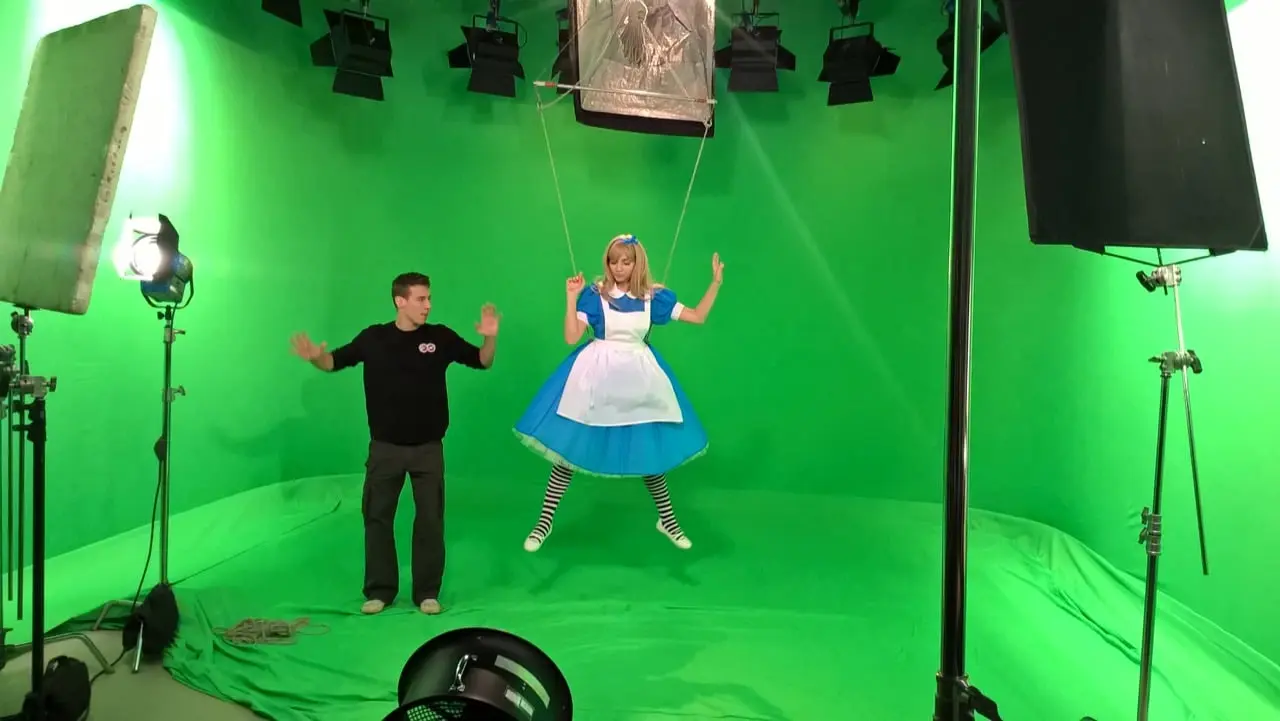 Professional stuntmen worked with the actors during the shooting.