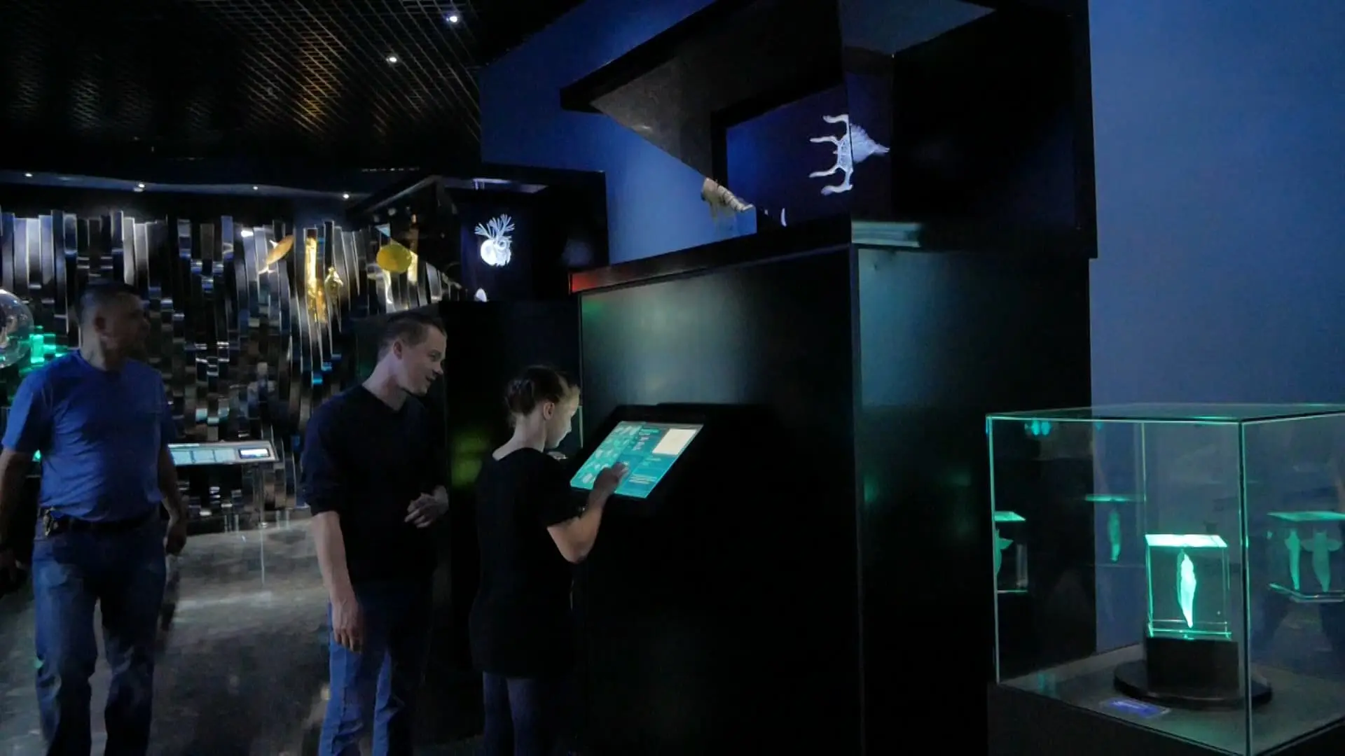 The exposition on single-cell and multicellular organisms.