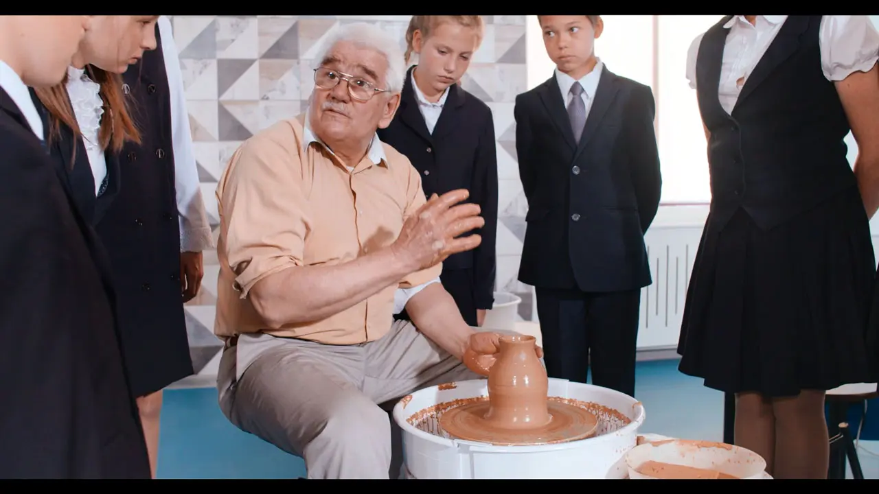 Fun and engaging pottery class.
