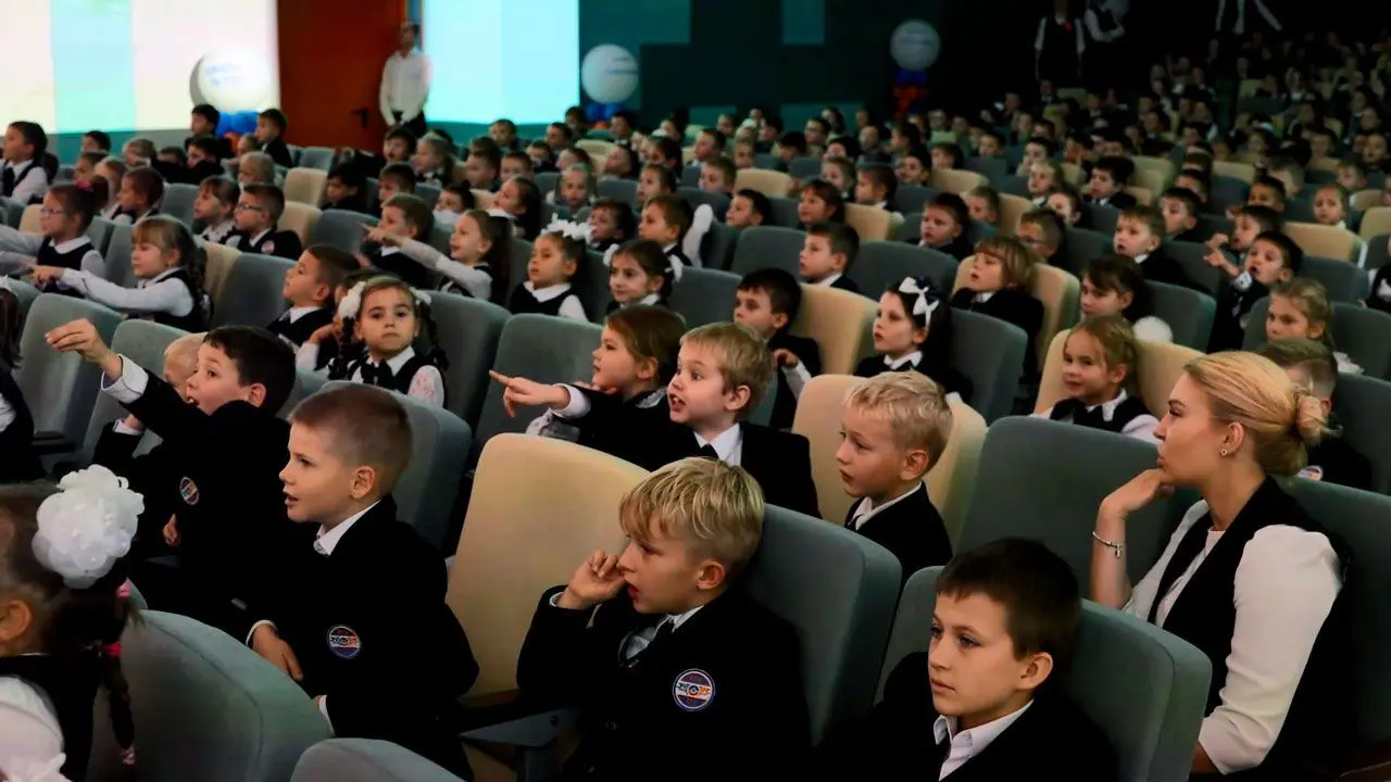 Augmented reality presentation left a deep impression with the students of the school.